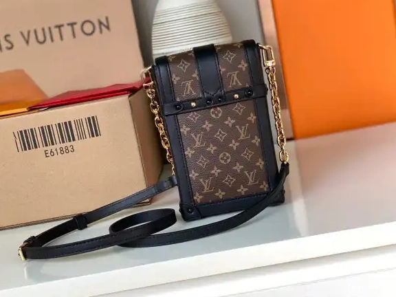 Frstbag ru POCHETTE LOUIS TRUNK VERTICAL VUITTON 0704